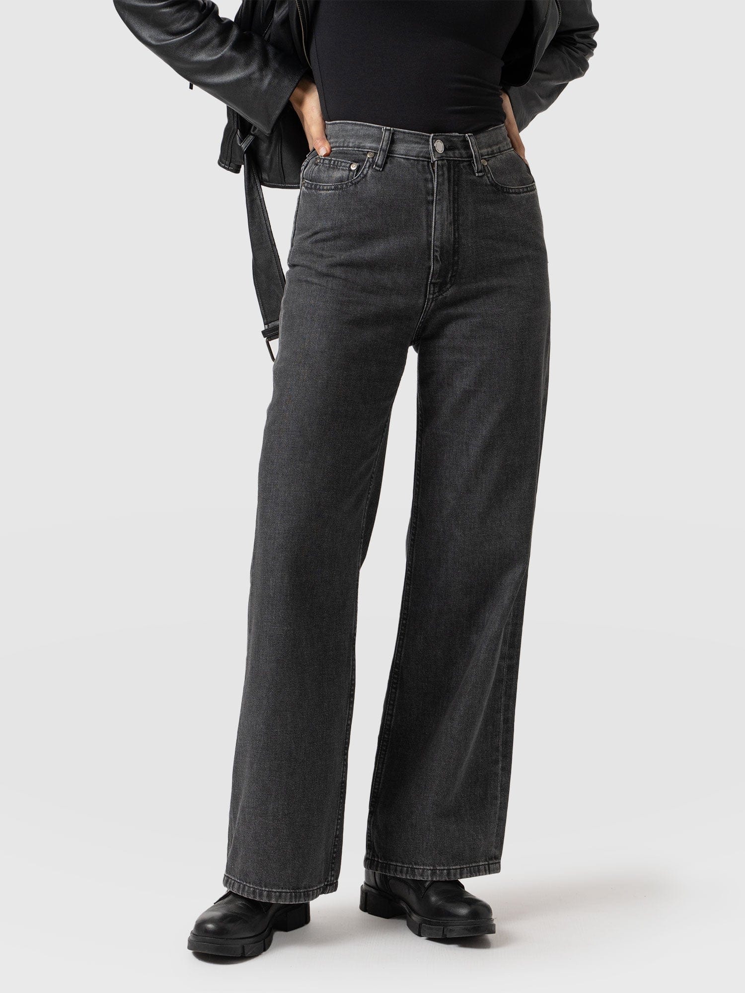 SereneStyles™ | Wide Leg Jeans